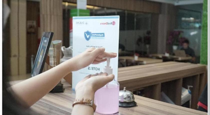 RedDoorz Plus near Mall Bali Galeria 2 Denpasar Exterior foto